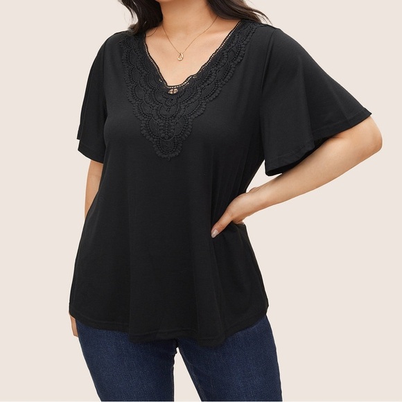 BloomChic Tops - BloomChic Solid Ruffle Sleeve Lace V Neck Women's T-Shirt Black Size 30 NWT